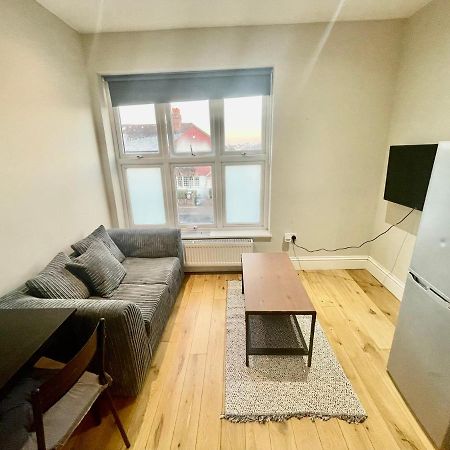 Cosy 1 Bedroom Flat! Londen Buitenkant foto