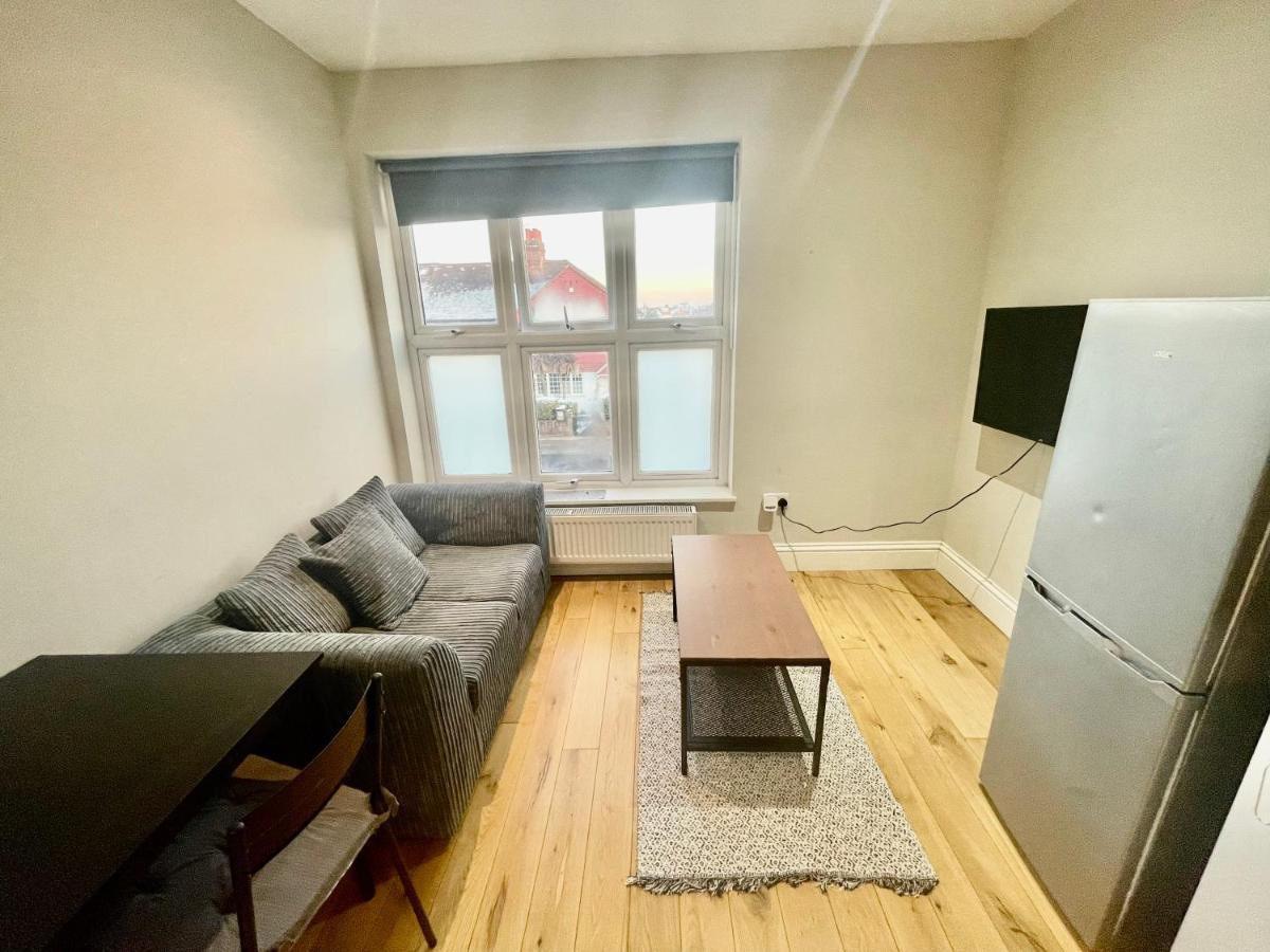 Cosy 1 Bedroom Flat! Londen Buitenkant foto